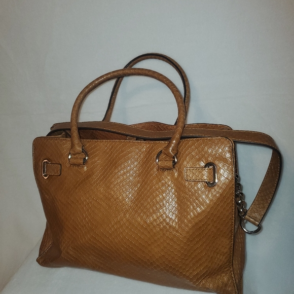 Michael Kors Hamilton bag with Matching Wallet. - Picture 2 of 12